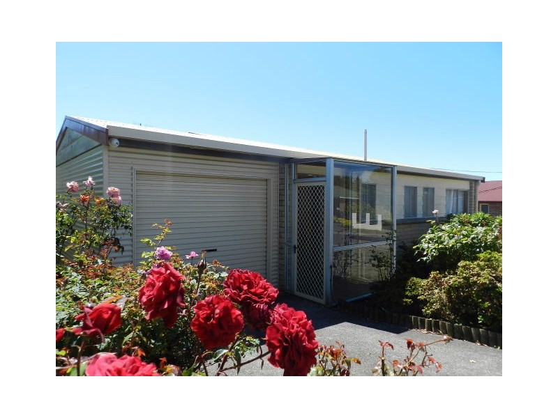 4/16 West Street, Upper Burnie TAS 7320
