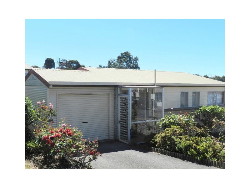 4/16 West Street, Upper Burnie TAS 7320