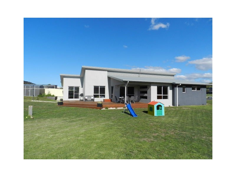 23 Sandhaven Crescent, Sulphur Creek TAS 7316