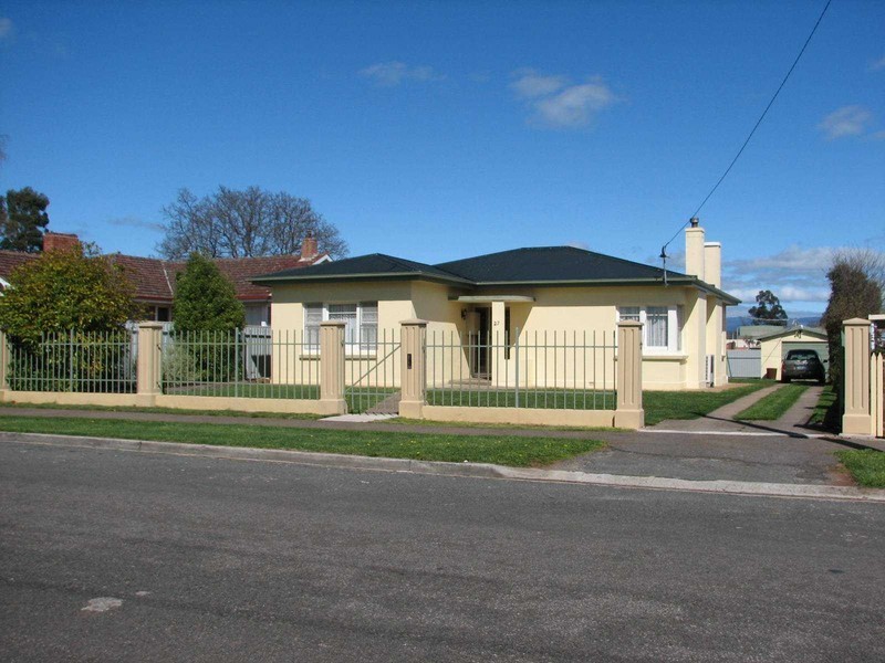 27 East Westbury Place, Deloraine TAS 7304