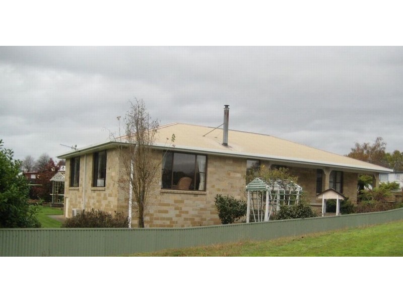 2  Hall Street, Mole Creek TAS 7304