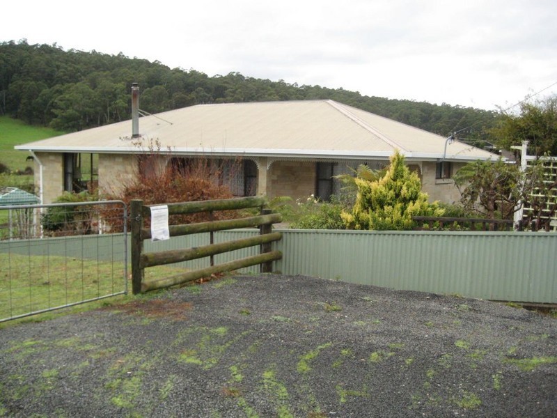 2  Hall Street, Mole Creek TAS 7304