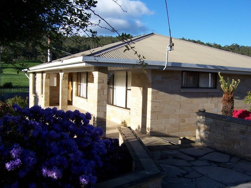 2  Hall Street, Mole Creek TAS 7304