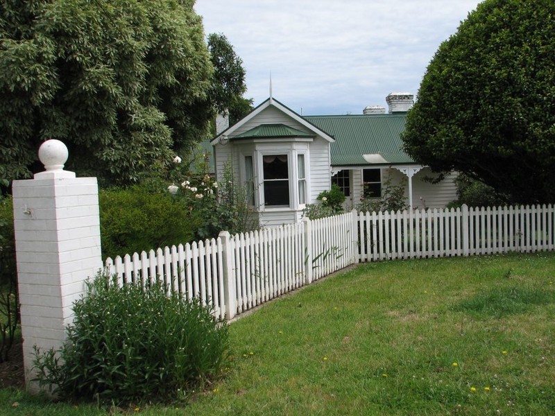 5273 Bass Highway, Deloraine TAS 7304