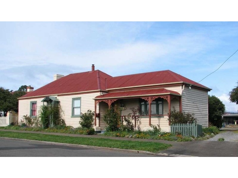 21 East Westbury Place, Deloraine TAS 7304