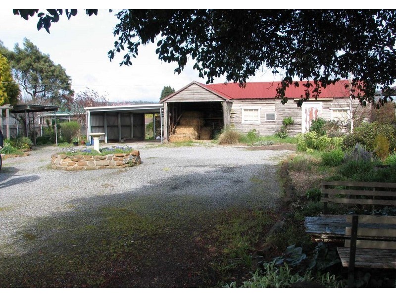 21 East Westbury Place, Deloraine TAS 7304