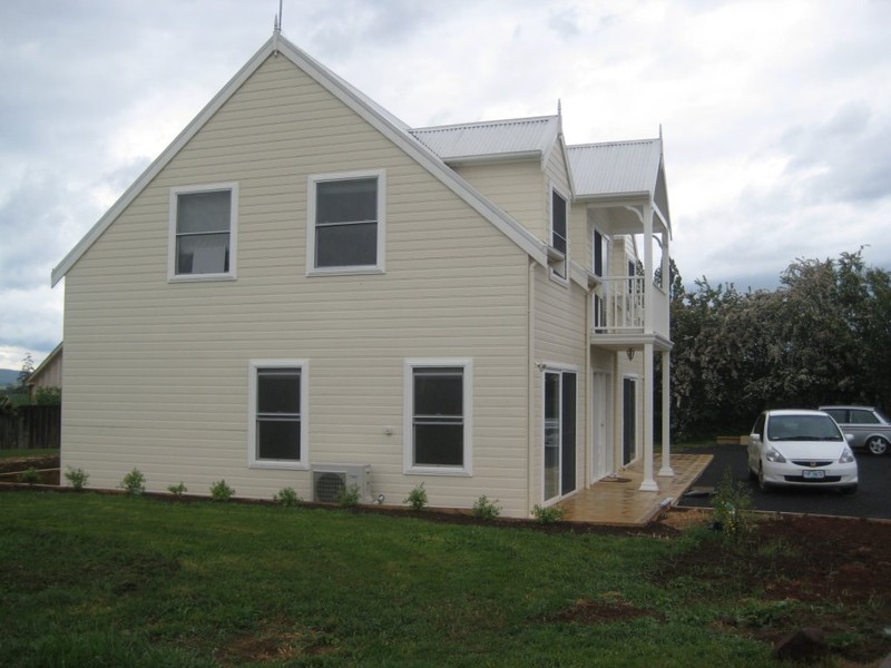 9A East Westbury Place, Deloraine TAS 7304