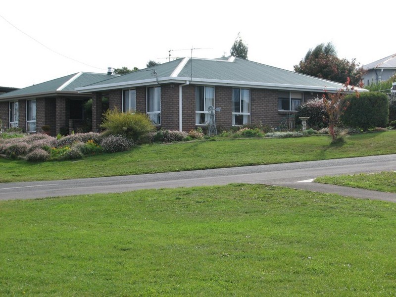 1/51 Weston Street, Deloraine TAS 7304
