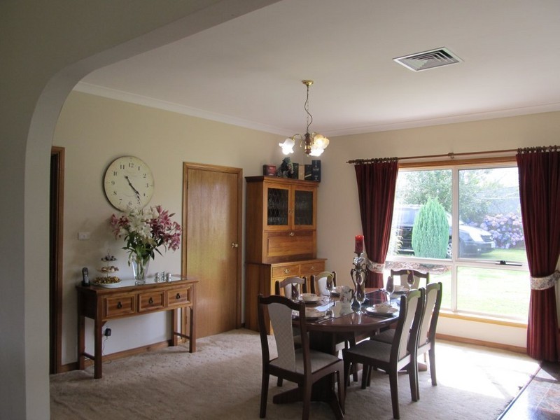 9 High Street, Deloraine TAS 7304