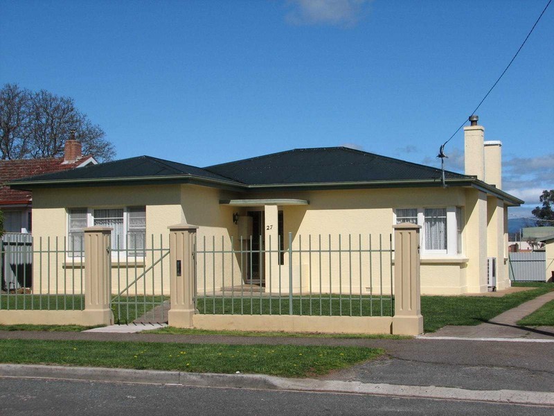 27 East Westbury Place, Deloraine TAS 7304
