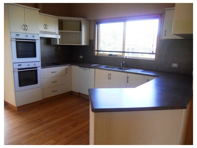 27 East Westbury Place, Deloraine TAS 7304