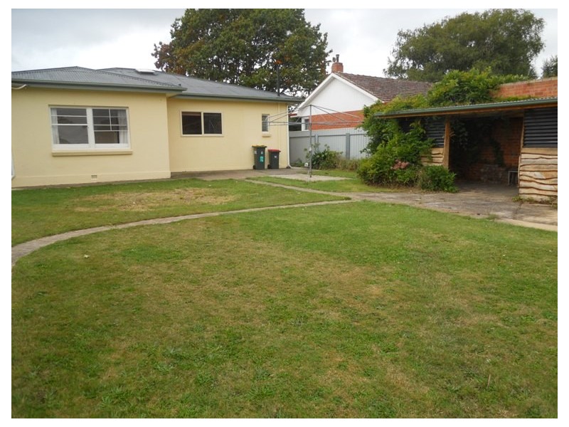 27 East Westbury Place, Deloraine TAS 7304