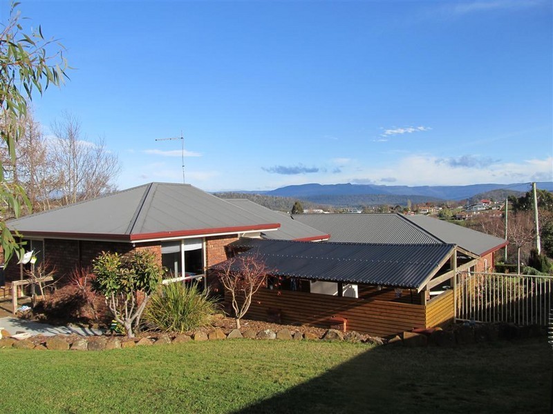 9 Blake Street, Deloraine TAS 7304