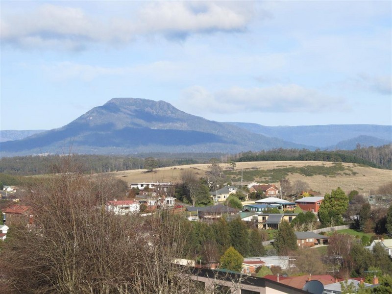 9 Blake Street, Deloraine TAS 7304