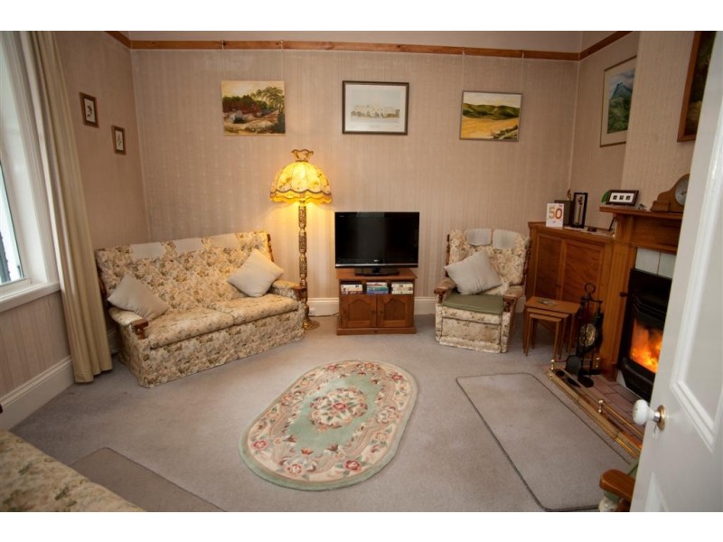 26 West Barrack Street, Deloraine TAS 7304