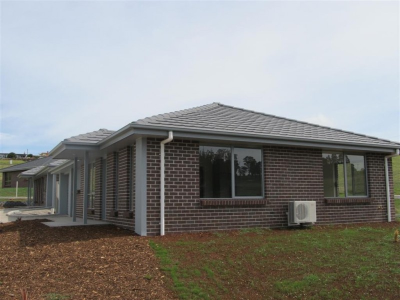 Units1 and 2 West Church Street, Deloraine TAS 7304