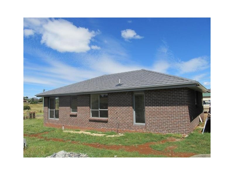 Units1 and 2 West Church Street, Deloraine TAS 7304