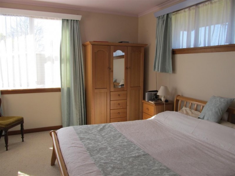 101 Emu  Bay Road, Deloraine TAS 7304