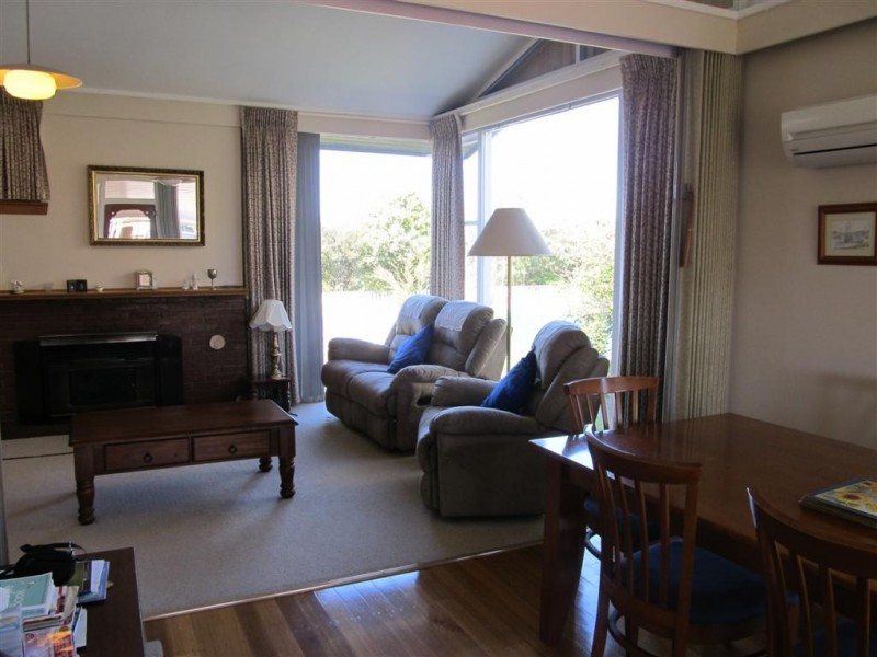 101 Emu  Bay Road, Deloraine TAS 7304