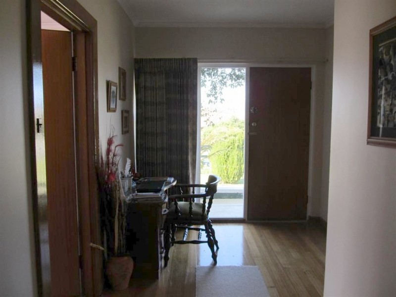 101 Emu  Bay Road, Deloraine TAS 7304