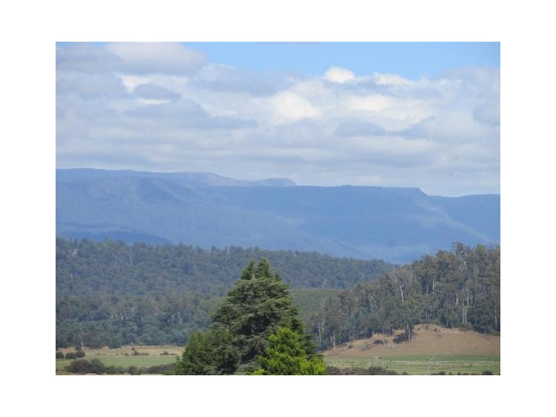 143 Emu Bay Road, Deloraine TAS 7304