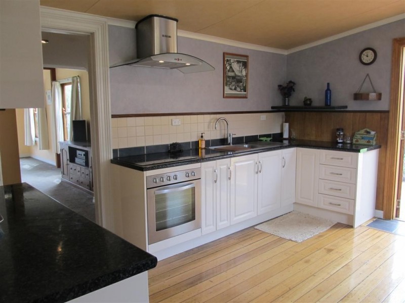 6 Railway Street, Deloraine TAS 7304