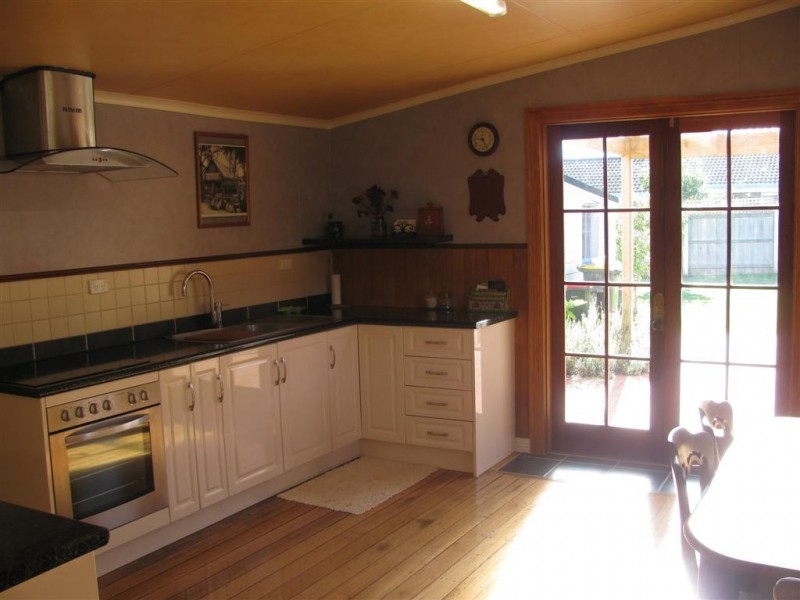 6 Railway Street, Deloraine TAS 7304