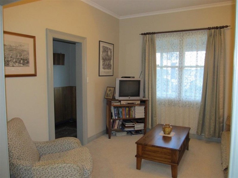 49 East Barrack Street, Deloraine TAS 7304