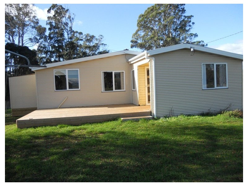 5208 Bass Highway, Deloraine TAS 7304