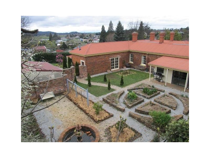 12 West Barrack Street, Deloraine TAS 7304