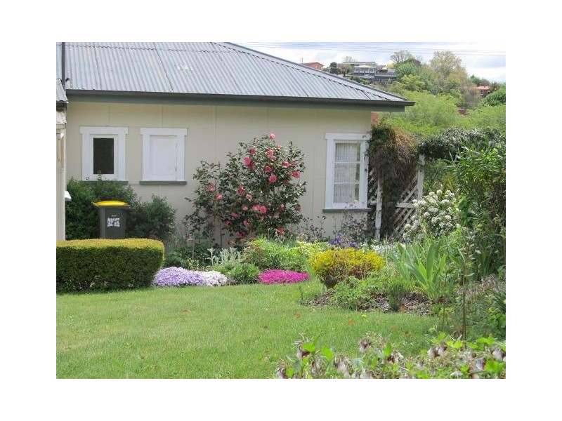 18 East Parade, Deloraine TAS 7304