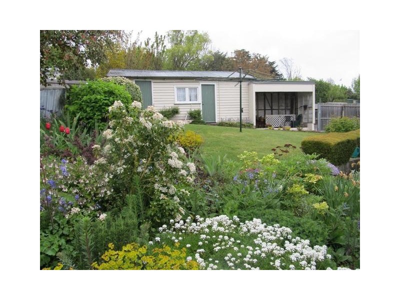 18 East Parade, Deloraine TAS 7304