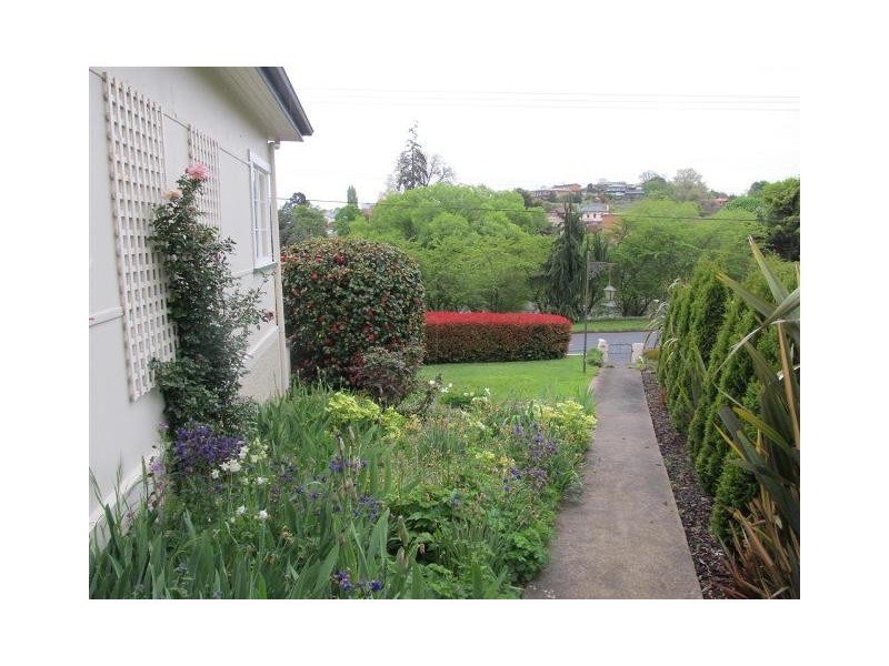 18 East Parade, Deloraine TAS 7304