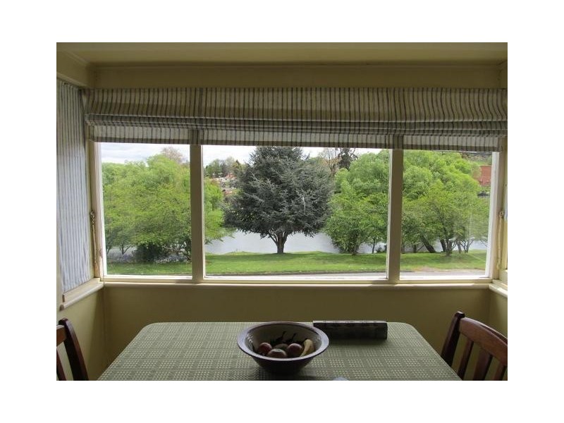 18 East Parade, Deloraine TAS 7304