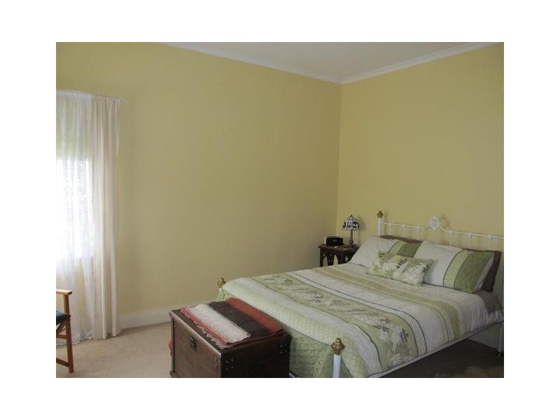 18 East Parade, Deloraine TAS 7304