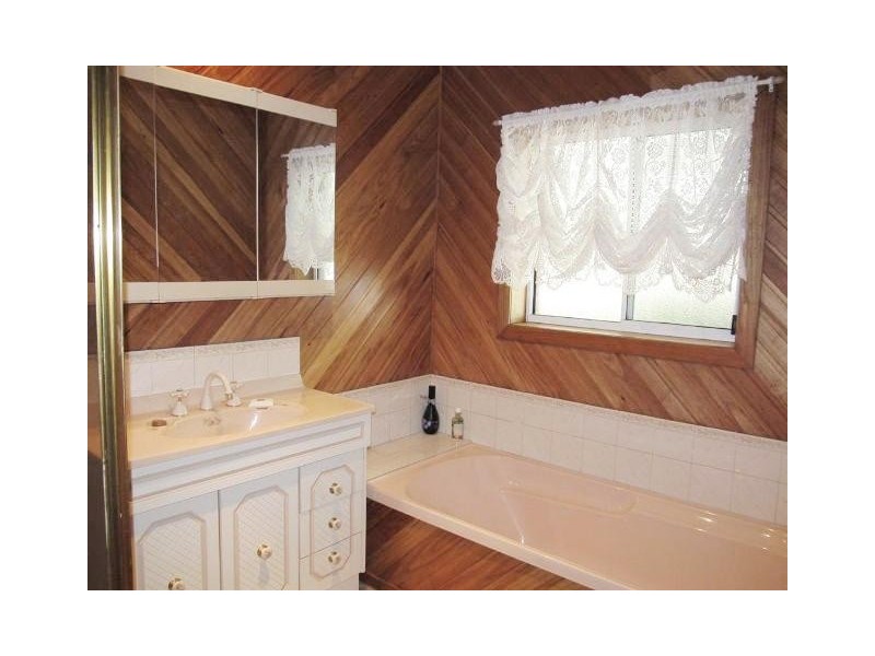 114 Emu Bay Road, Deloraine TAS 7304