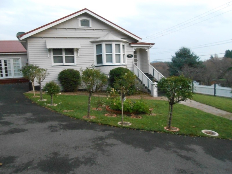 16 East Parade, Deloraine TAS 7304
