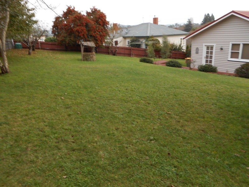 16 East Parade, Deloraine TAS 7304