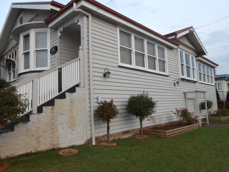 16 East Parade, Deloraine TAS 7304