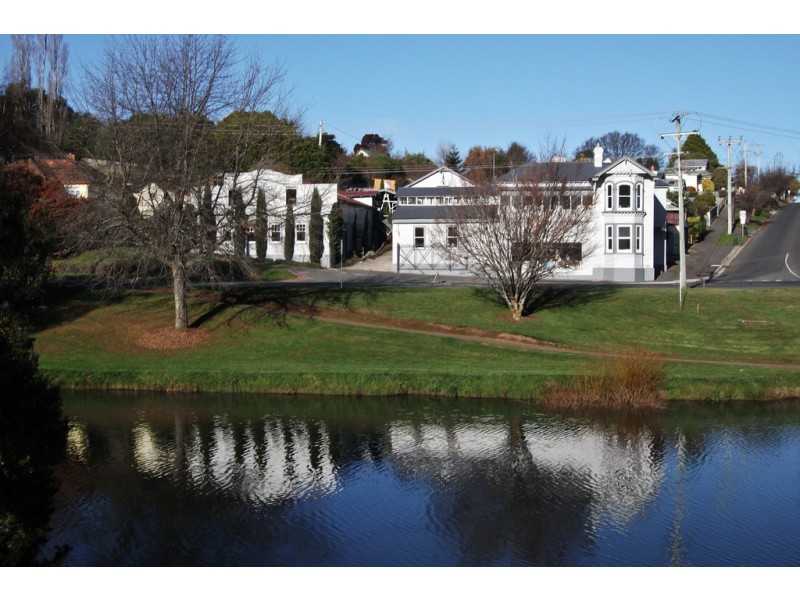 8 East Parade, Deloraine TAS 7304