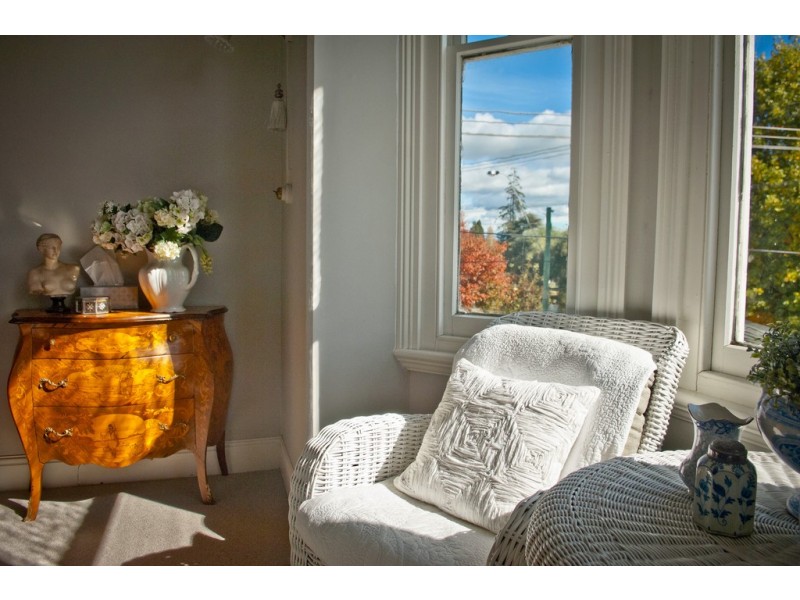 8 East Parade, Deloraine TAS 7304