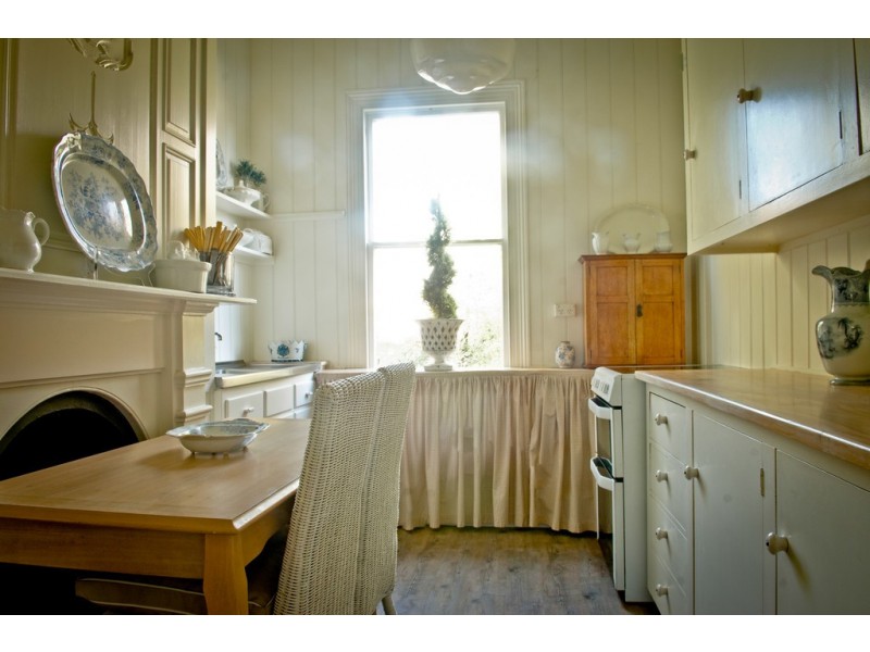 8 East Parade, Deloraine TAS 7304