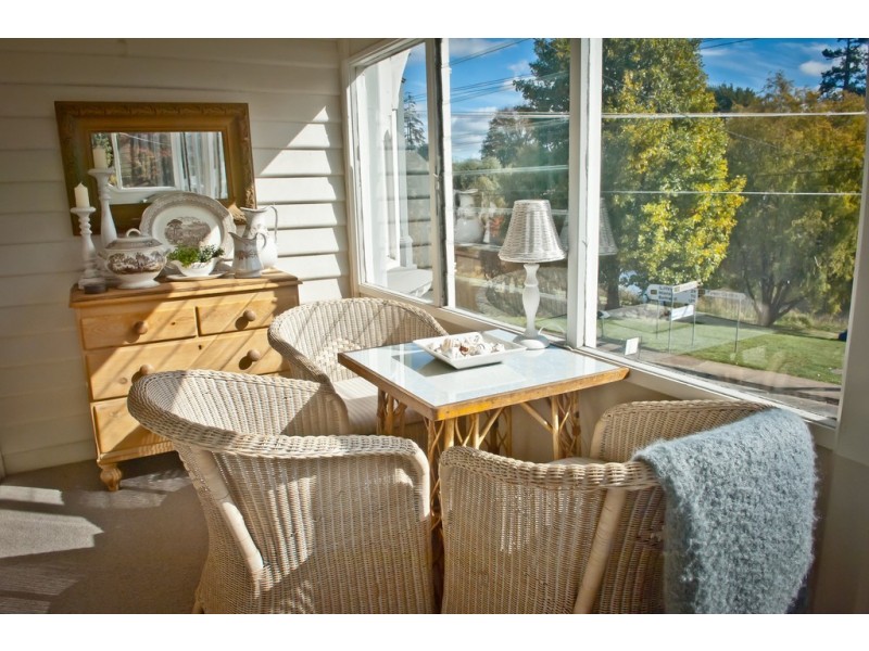 8 East Parade, Deloraine TAS 7304