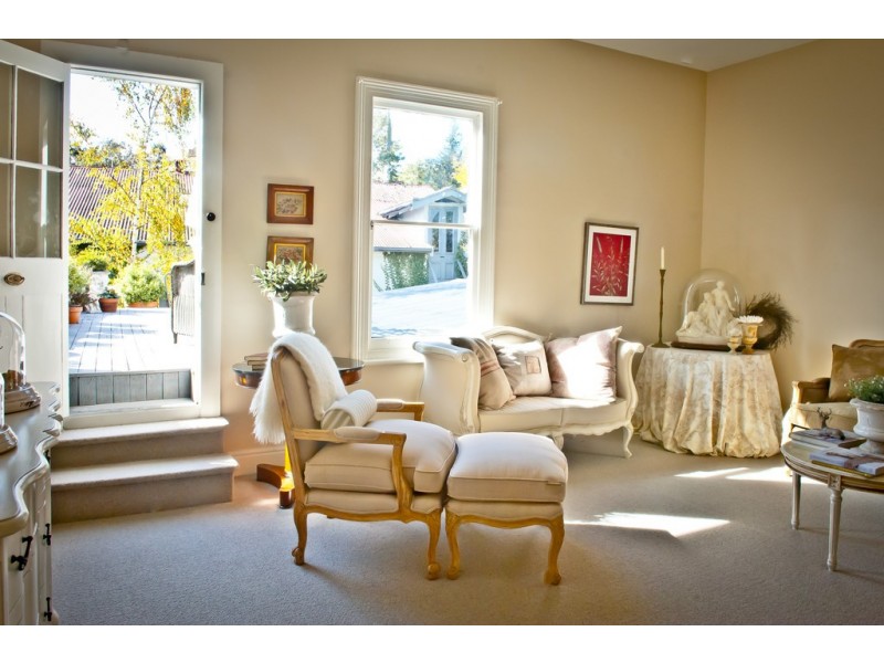 8 East Parade, Deloraine TAS 7304