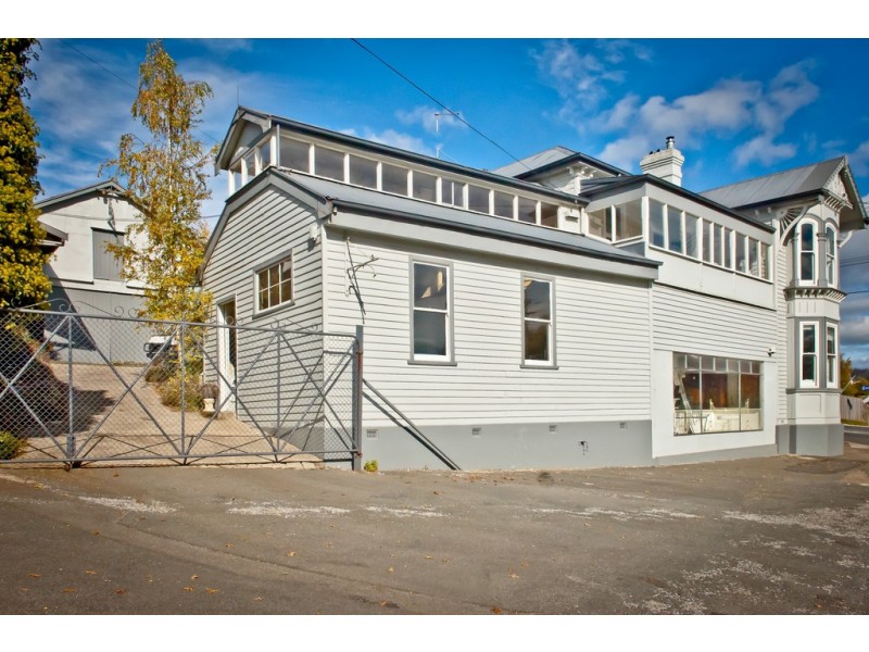 8 East Parade, Deloraine TAS 7304