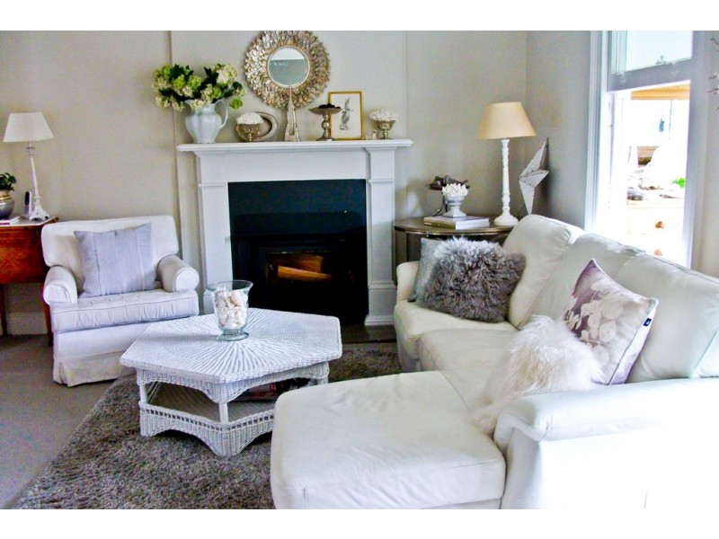 8 East Parade, Deloraine TAS 7304