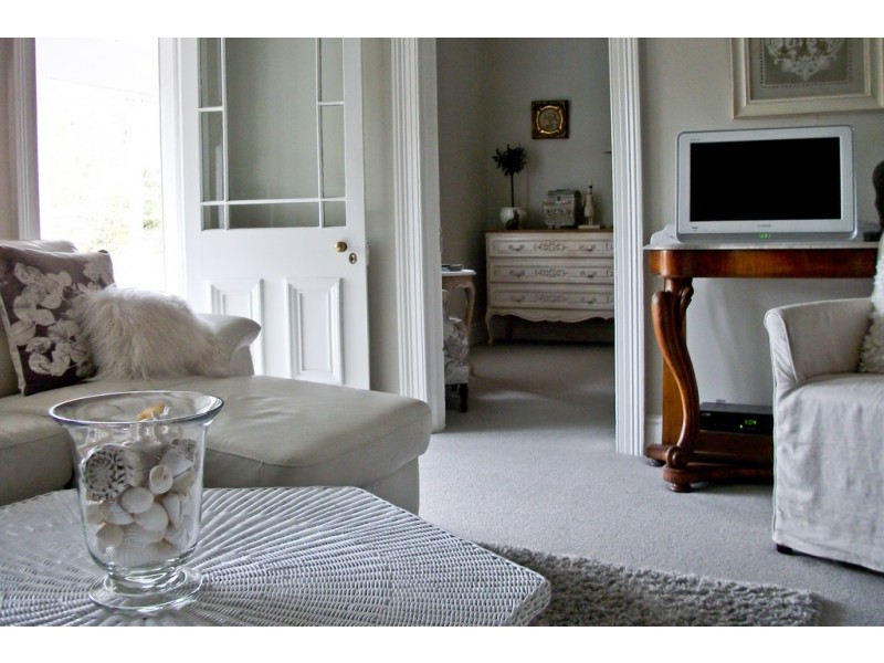 8 East Parade, Deloraine TAS 7304