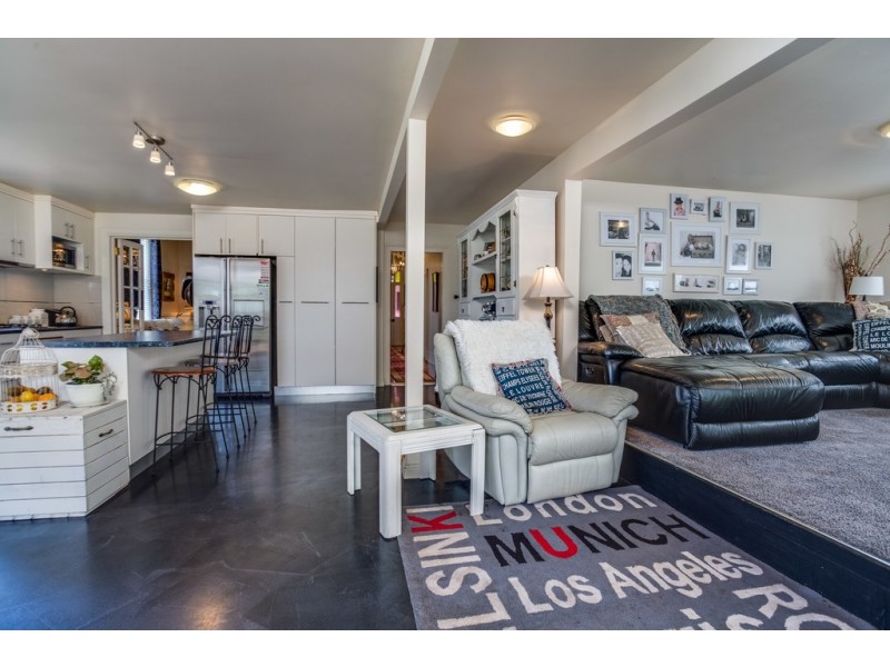 105 West Barrack Street, Deloraine TAS 7304