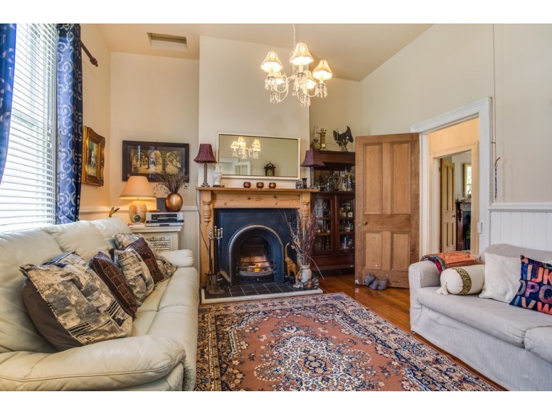 105 West Barrack Street, Deloraine TAS 7304