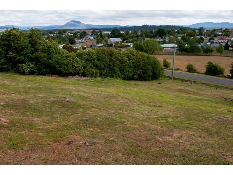 63 West Barrack Street, Deloraine TAS 7304